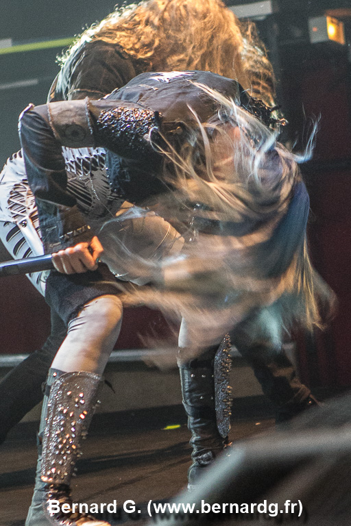 Alissa White-Gluz de Arch Enemy au Splendid