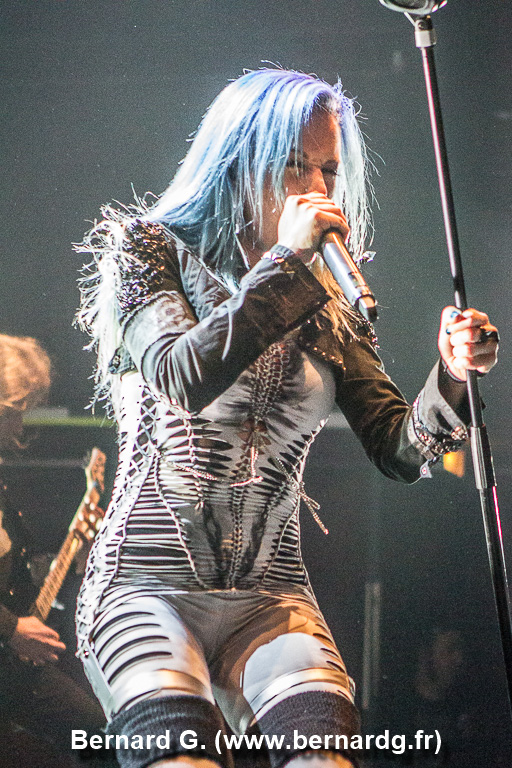 Alissa White Gluz, chanteuse d'Arch Enemy