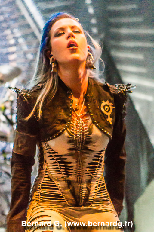 Alissa White Gluz, chanteuse d'Arch Enemy