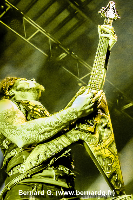 La guitare verte de l'homme vert de PowerWolf