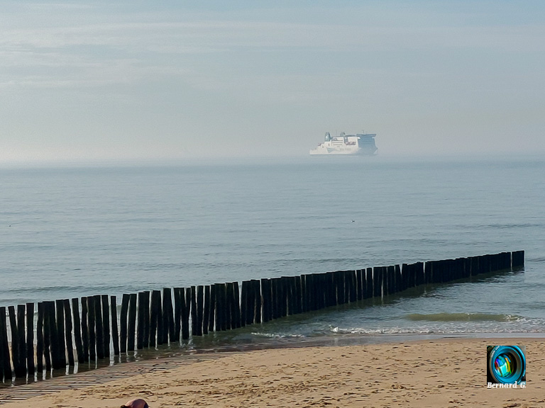navire-sortant-de-la-brume-marine-182417