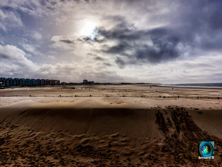 la plage en hiver