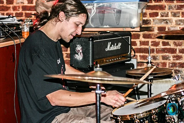 "Vincé" ou Vincent Hernault devenu batteur du groupe LOFOFORA
