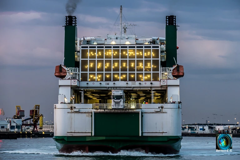 car-ferry vue arriere