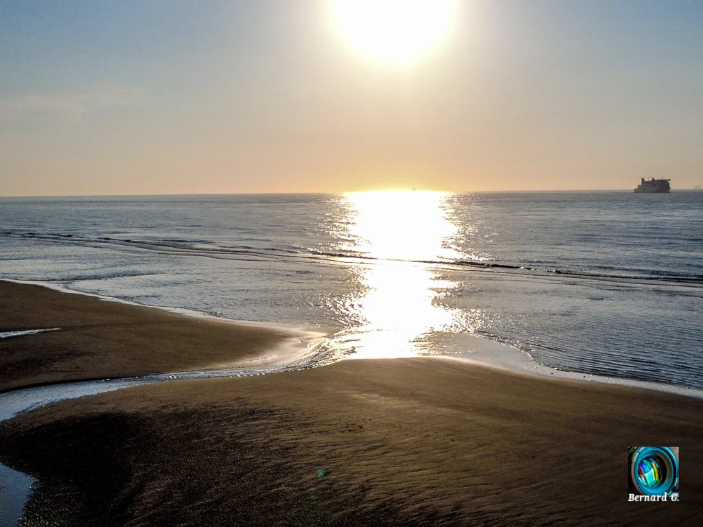 coucher de soleil sur la plage de Sangatte