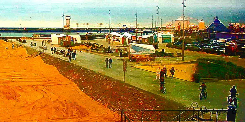 La digue de la plage de Calais