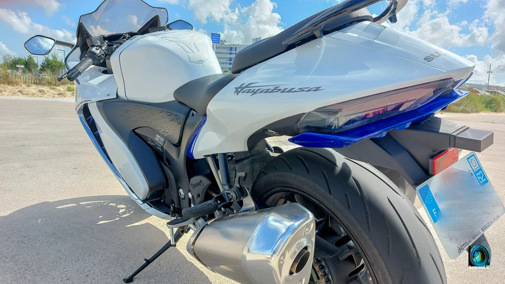 Une bien splendide moto avec un motard très sympa